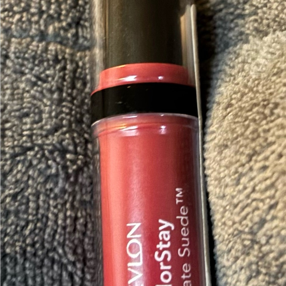 Revlon ColorStay Ultimate Suede lipstick MUSE 005
